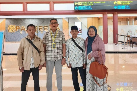 Jalan Panjang Menuju Tanah Suci, Kisah Dua Mantan Pegawai SMAN 34 Menjemput Impian