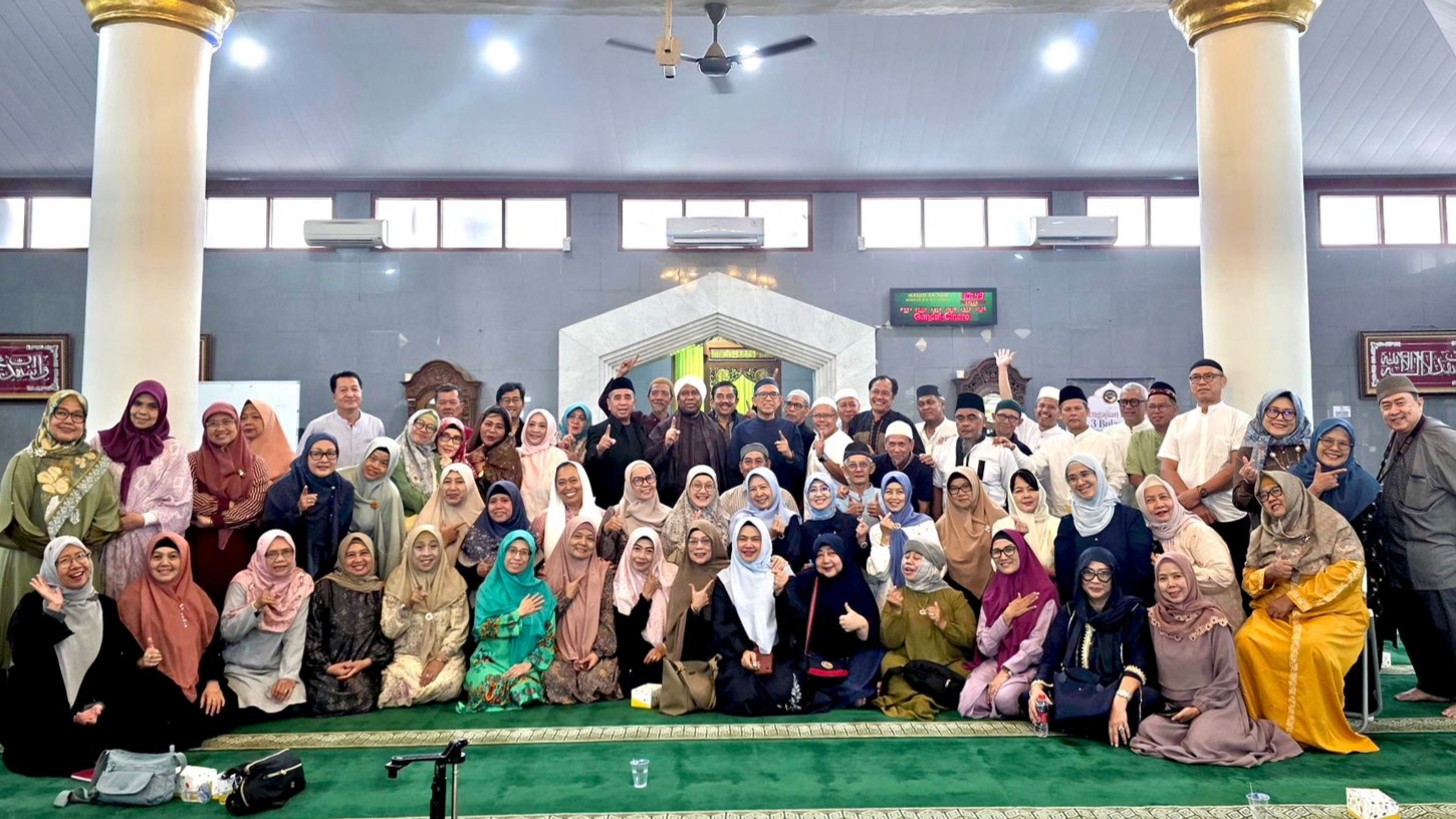 Merajut Silaturahmi dalam Kesejukan Iman: Pengajian Tiga Bulanan ILUNI 34'85 Bersama Ustadz Fadlan Garamatan
